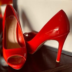 Modern Girl Open Toed Pumps